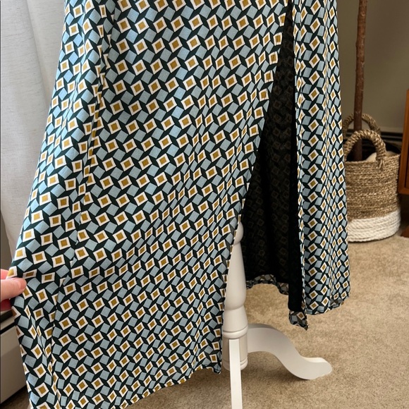 Beautiful Reformation dress - Picture 4 of 8